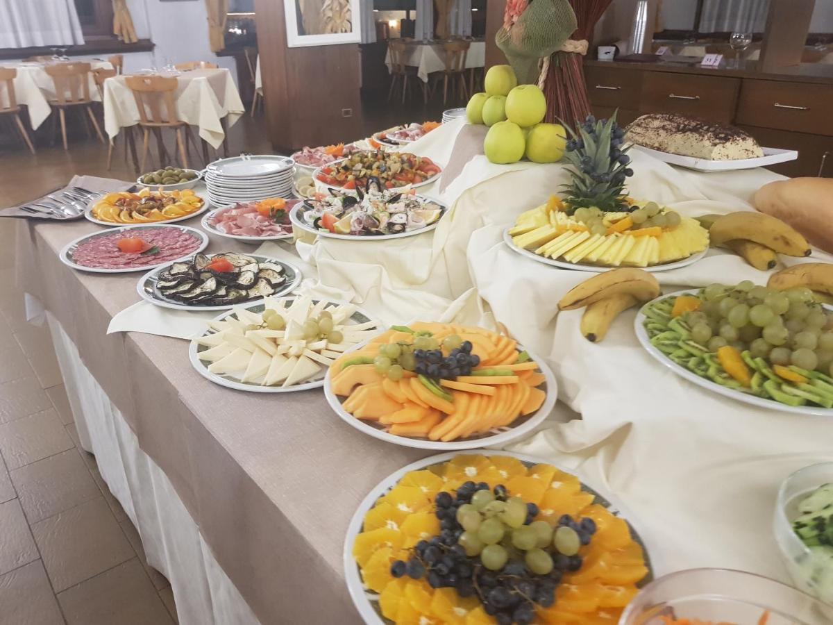 Hotel Alle Tre Baite Santa Caterina Valfurva Eksteriør bilde
