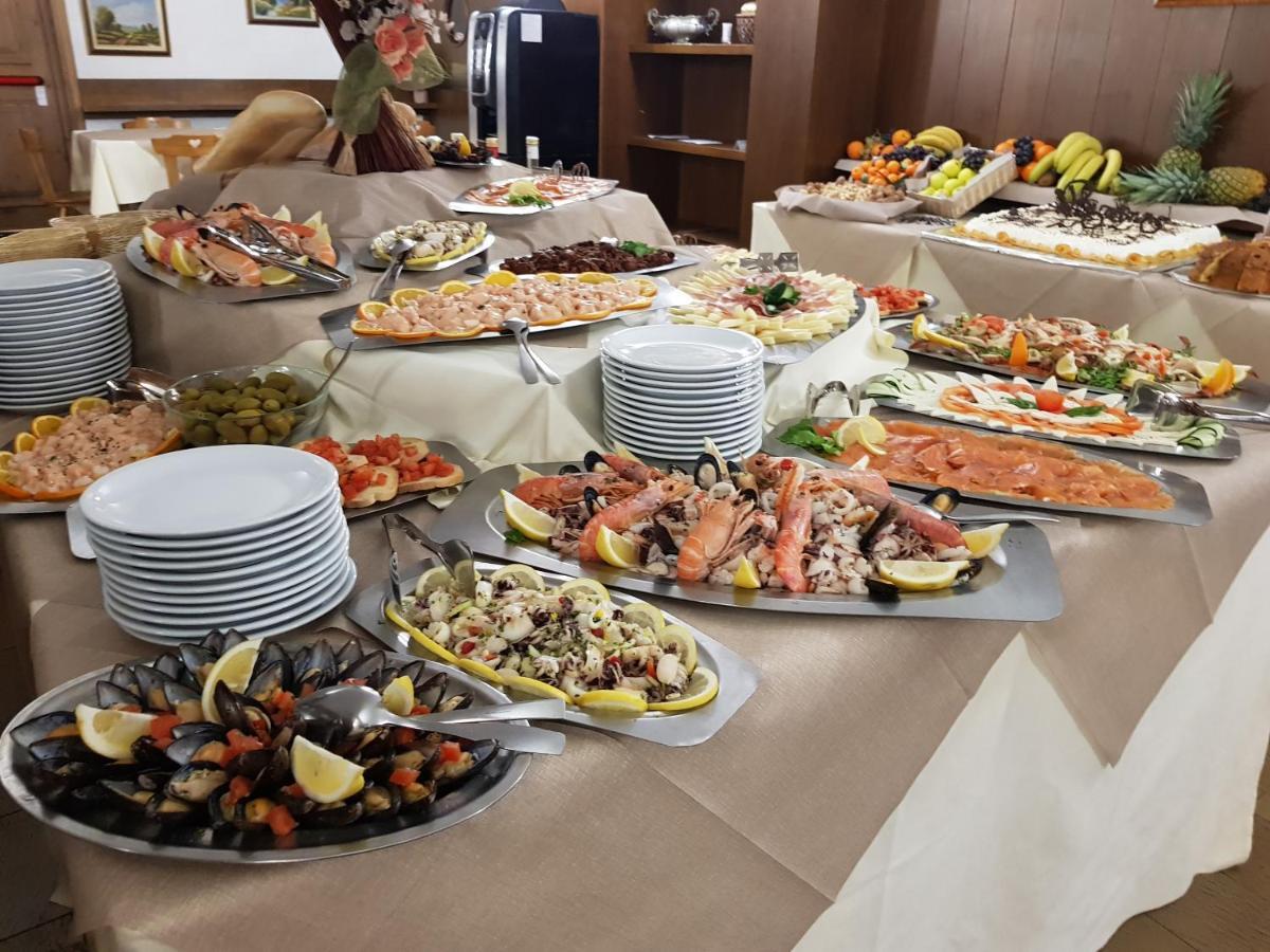 Hotel Alle Tre Baite Santa Caterina Valfurva Eksteriør bilde
