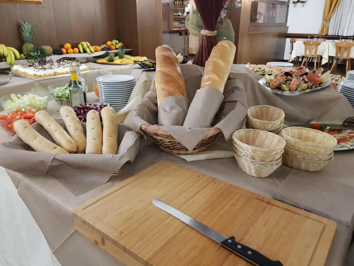 Hotel Alle Tre Baite Santa Caterina Valfurva Eksteriør bilde